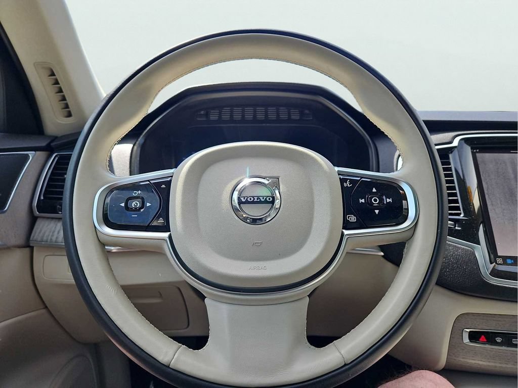 Used 2024 Volvo XC90 B5 Plus w/ Protection Package Premier AWD/4WD image 17