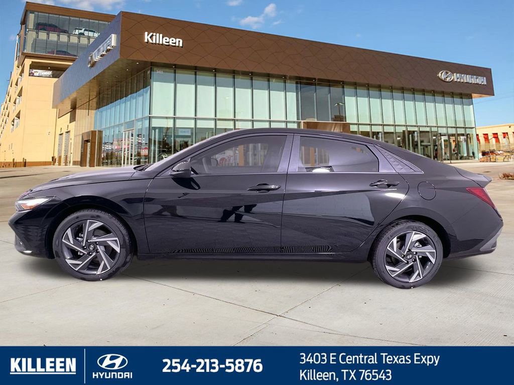 Used 2025 Hyundai Elantra Sport FWD image 5