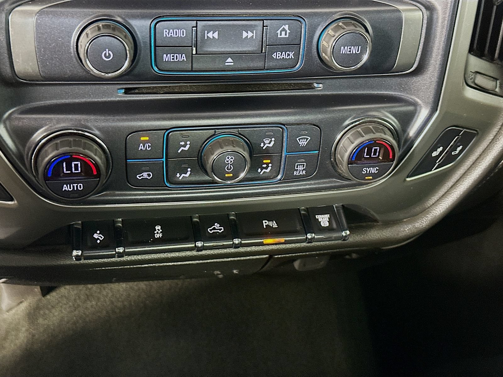 Used 2018 Chevrolet Silverado 2500 LTZ w/ Duramax Plus Package AWD/4WD image 15