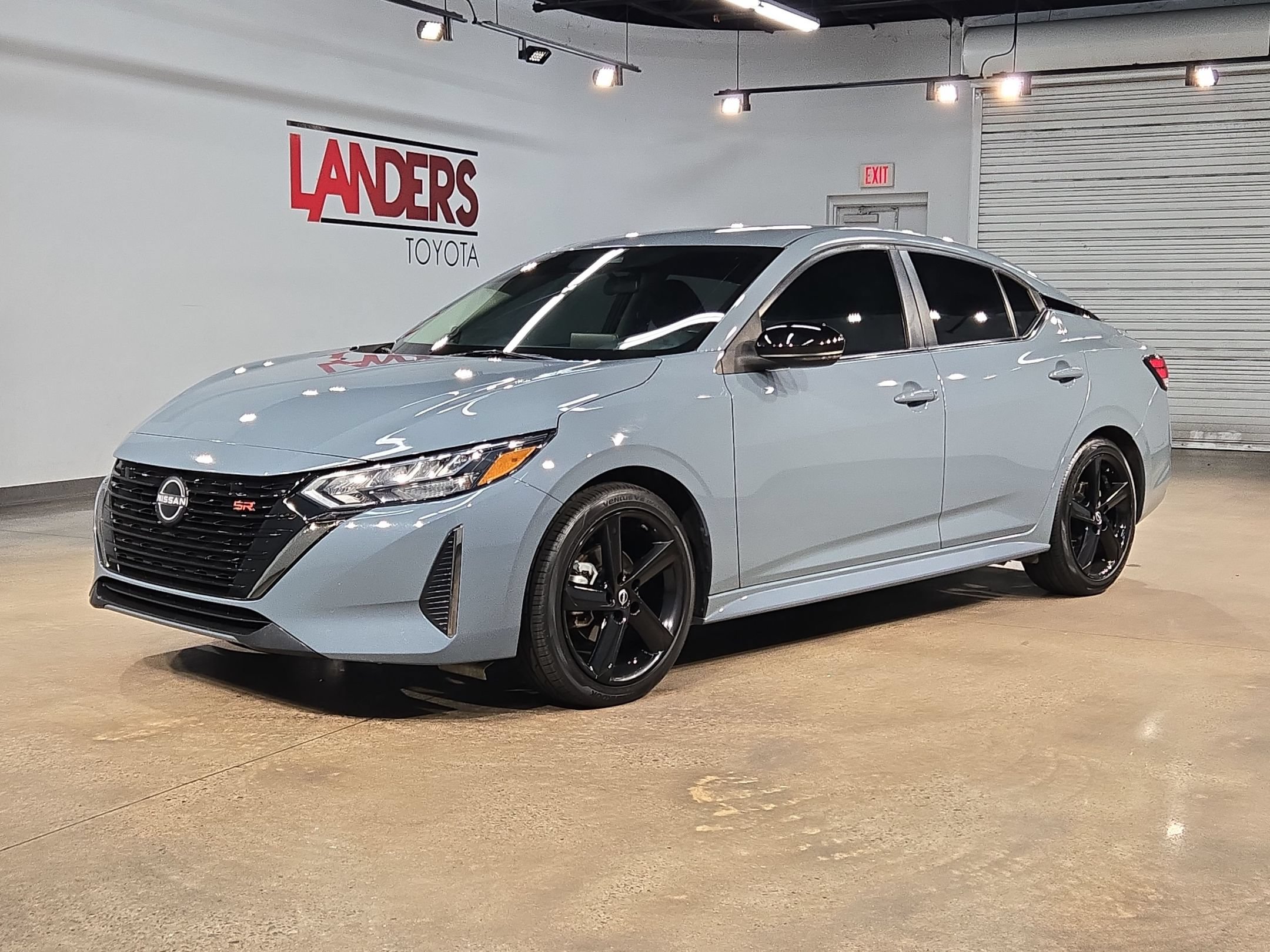 Used 2024 Nissan Sentra SR FWD image 3