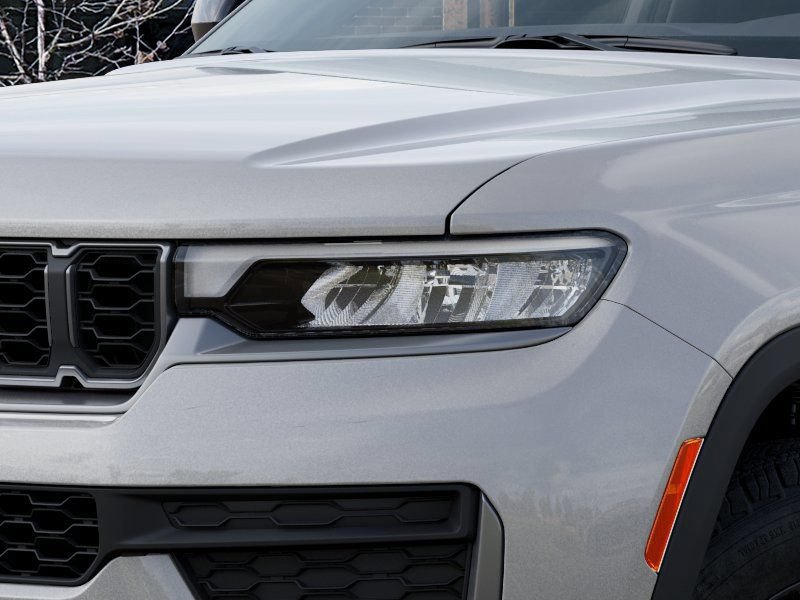 New 2026 Jeep Grand Cherokee Altitude RWD image 10