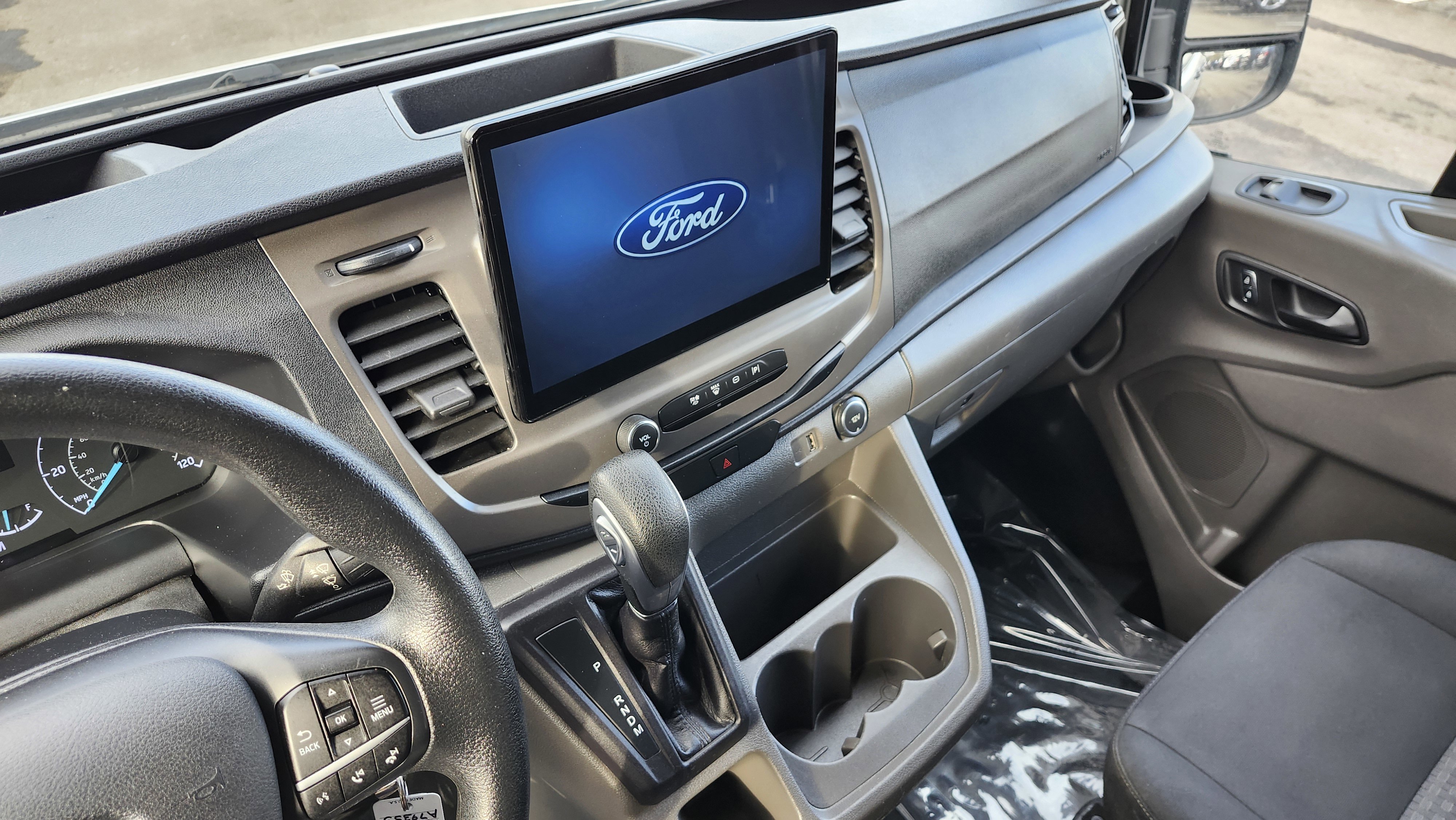 Used 2022 Ford Transit 350 XLT image 32