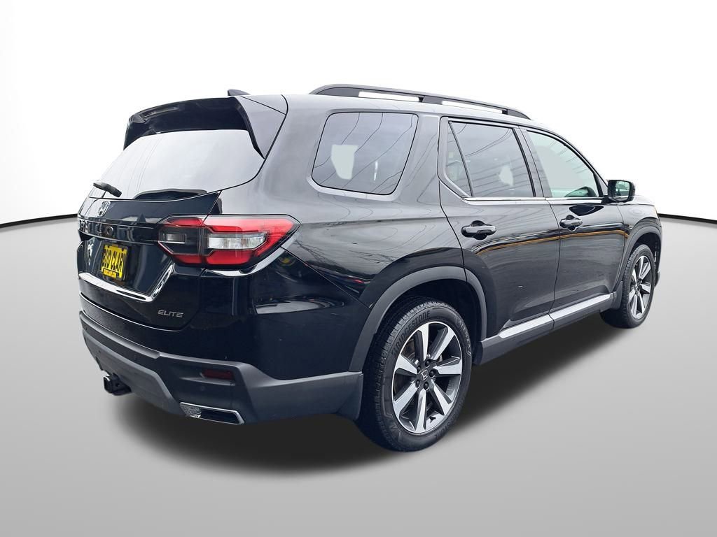 Used 2023 Honda Pilot Elite image 6