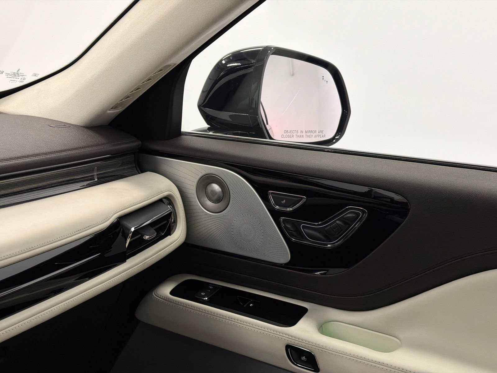 Used 2023 Lincoln Aviator Black Label image 33