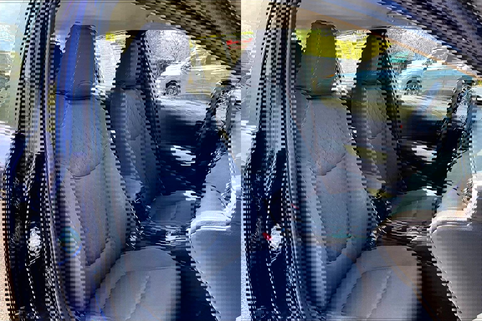 Used 2022 Toyota Corolla LE image 7