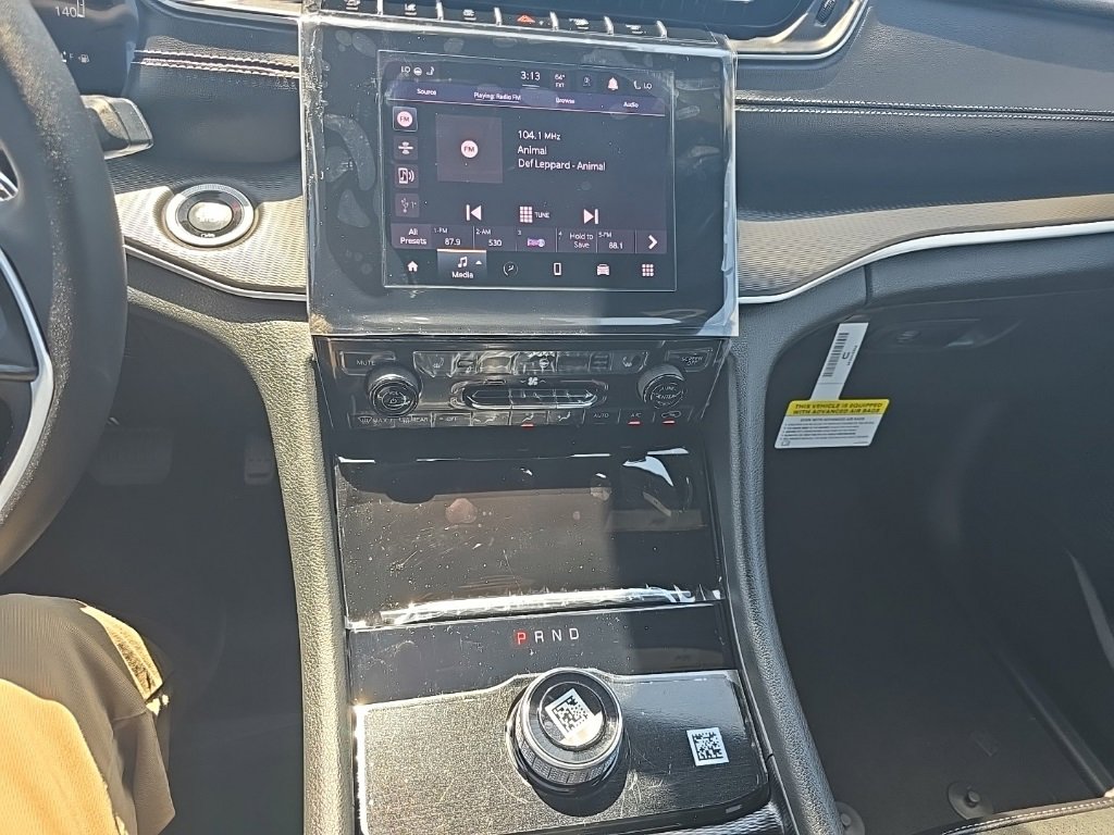 New 2025 Jeep Grand Cherokee Altitude image 36