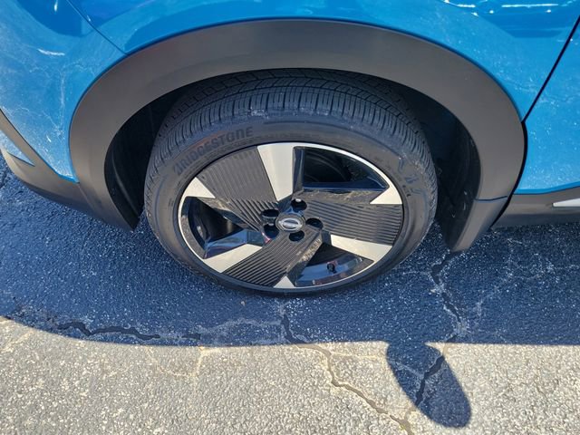Used 2025 Nissan Kicks SR AWD/4WD image 5