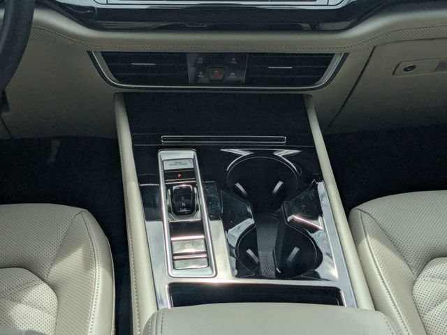 Used 2024 Volkswagen Atlas SE FWD image 20