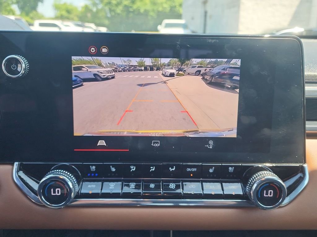 Certified 2023 GMC Canyon AT4 w/ AT4 Premium Package AWD/4WD image 15