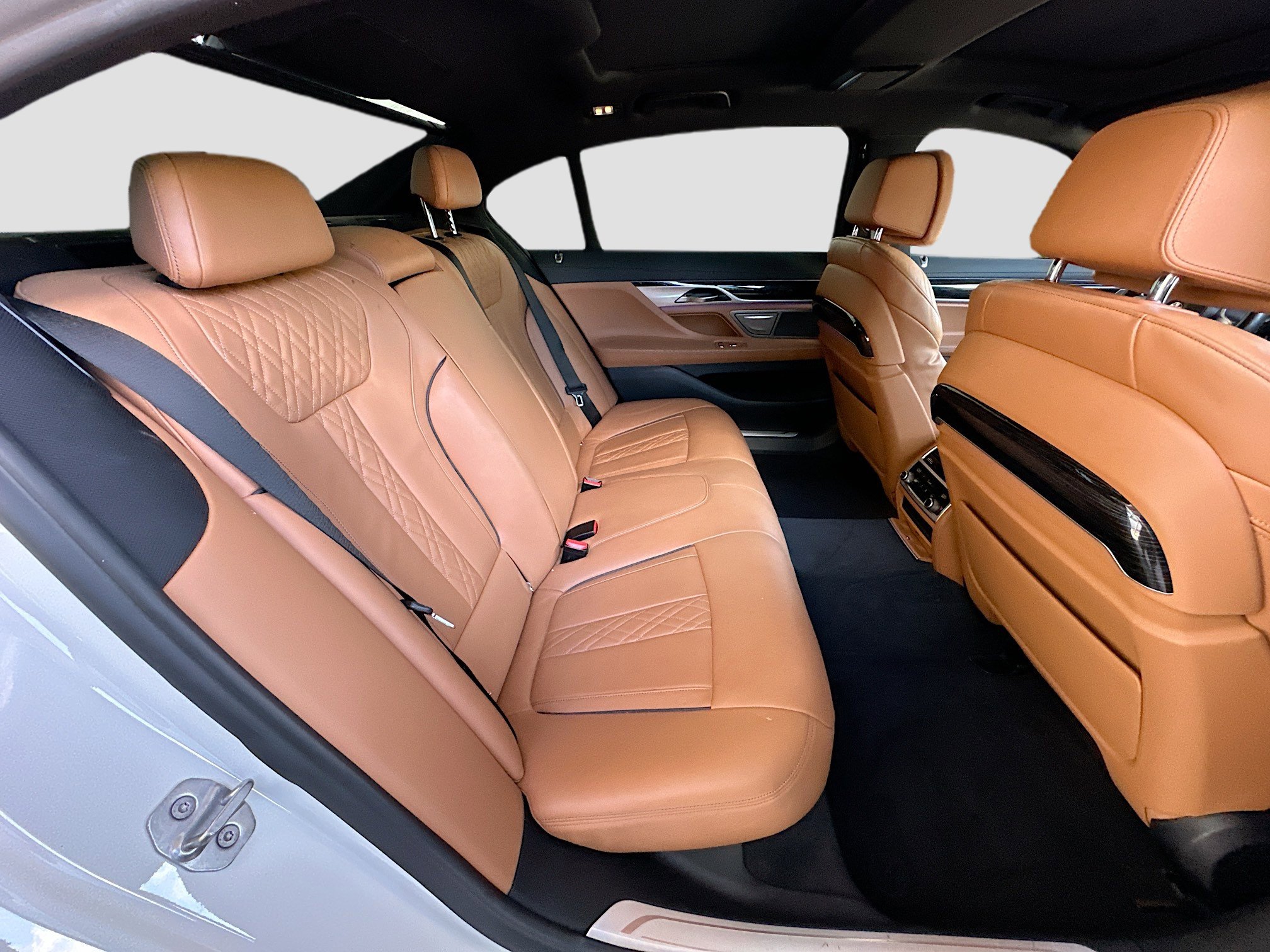 Used 2020 BMW 740i w/ M Sport Package image 29