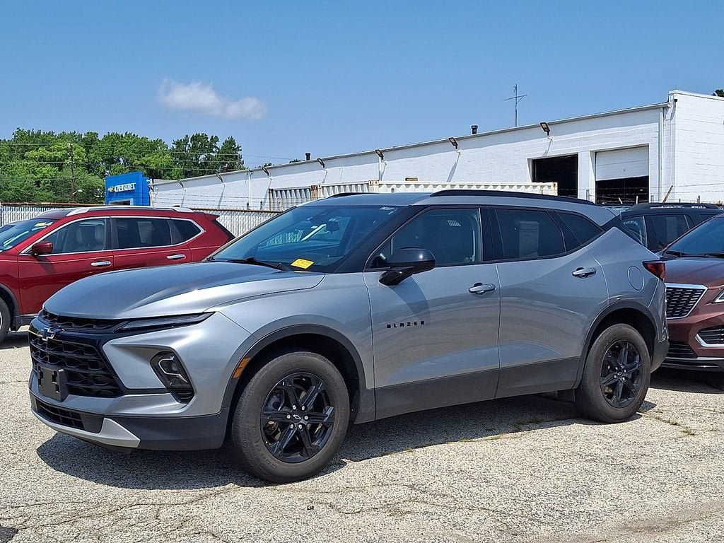 Certified 2023 Chevrolet Blazer LT w/ Midnight/Sport Edition FWD image 4