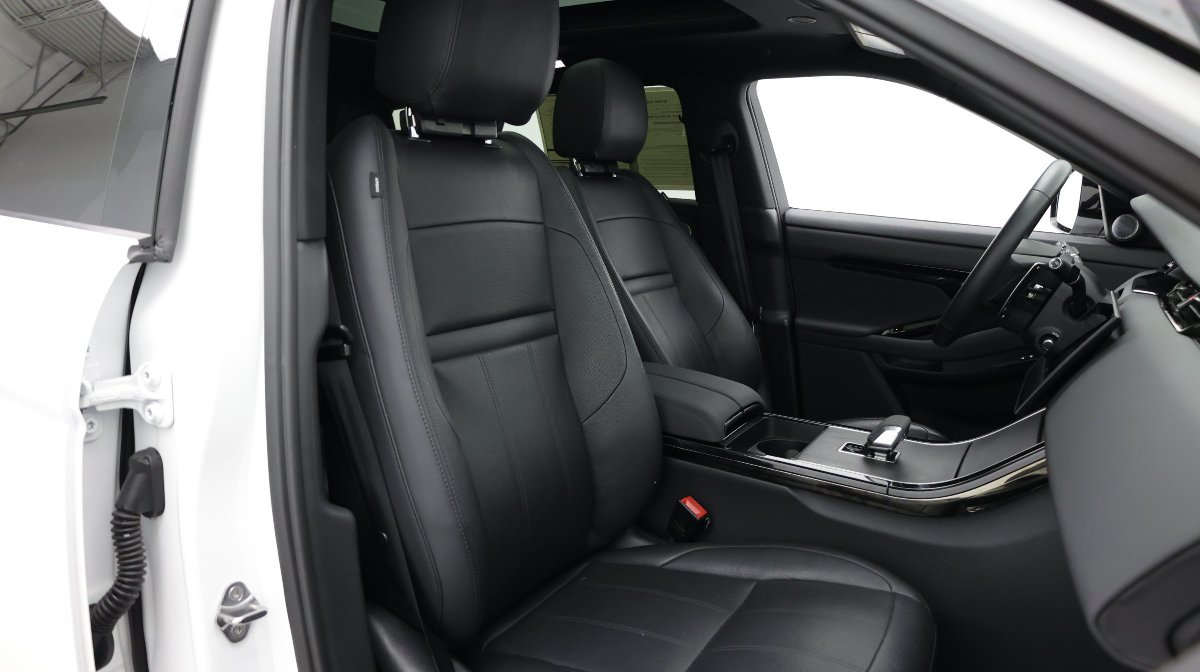 Used 2024 Land Rover Range Rover Evoque Dynamic SE AWD/4WD image 44