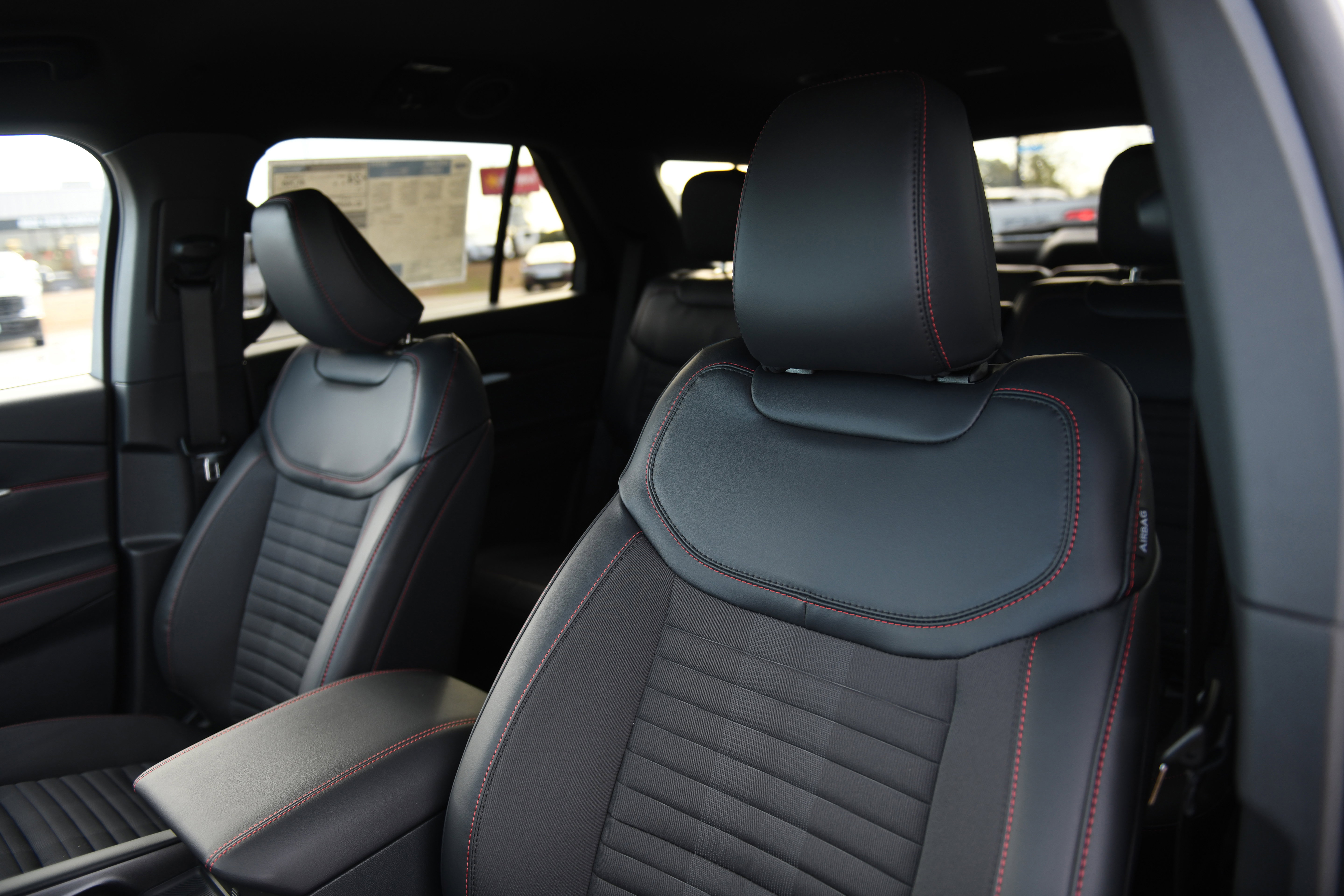 New 2026 Ford Explorer ST-Line w/ ST-Line Street Pack image 18