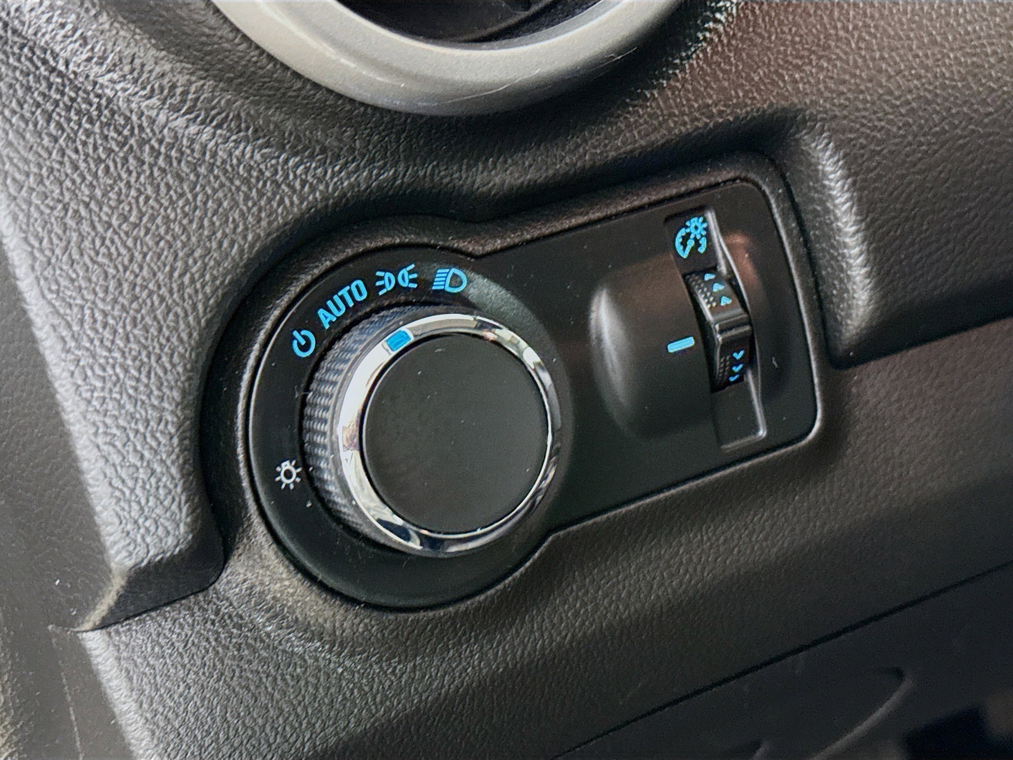 Used 2016 Chevrolet Trax LT image 9