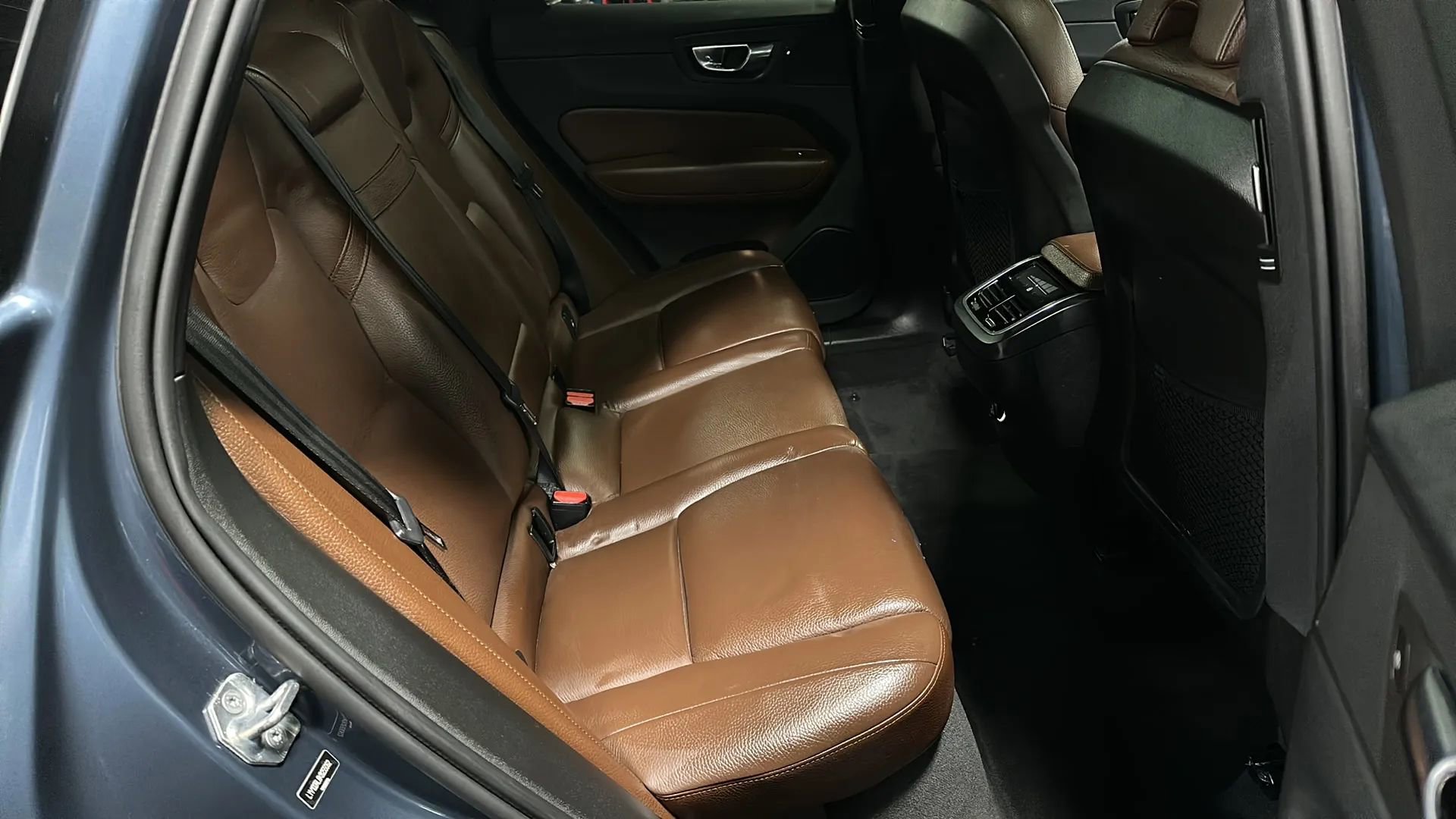 Used 2019 Volvo XC60 T5 Inscription w/ Protection Package Premier image 15