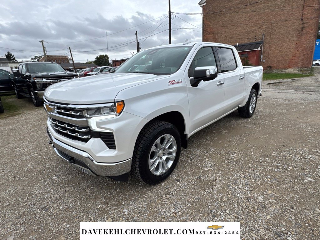 Used 2022 Chevrolet Silverado 1500 LTZ w/ LTZ Premium Package AWD/4WD image 3