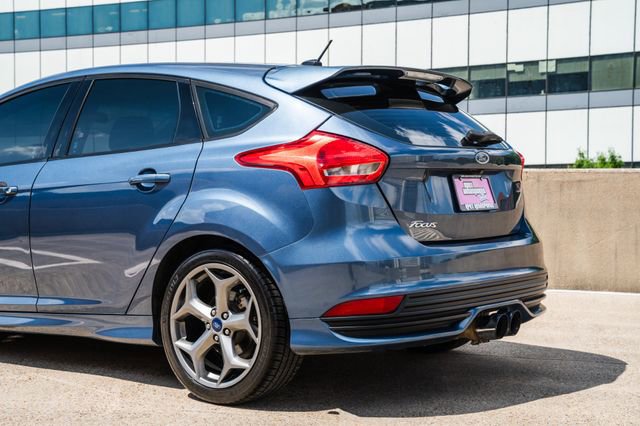 Used 2018 Ford Focus ST image 45