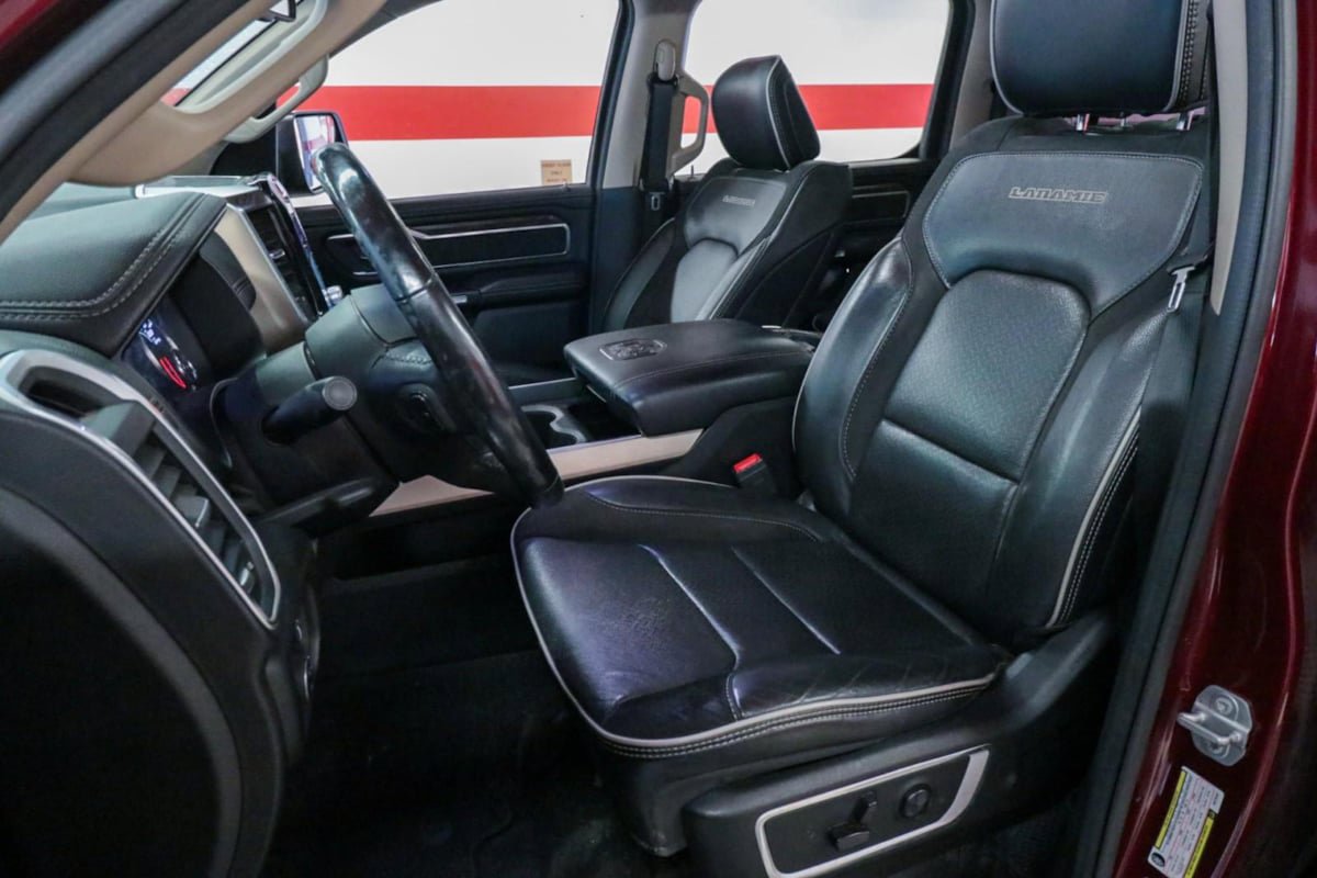 Used 2019 RAM 1500 Laramie AWD/4WD image 10