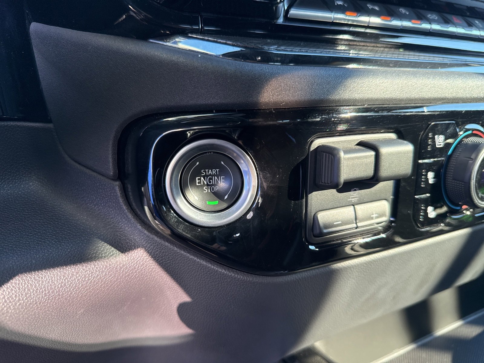 Used 2024 Chevrolet Silverado 1500 ZR2 w/ Technology Package image 27