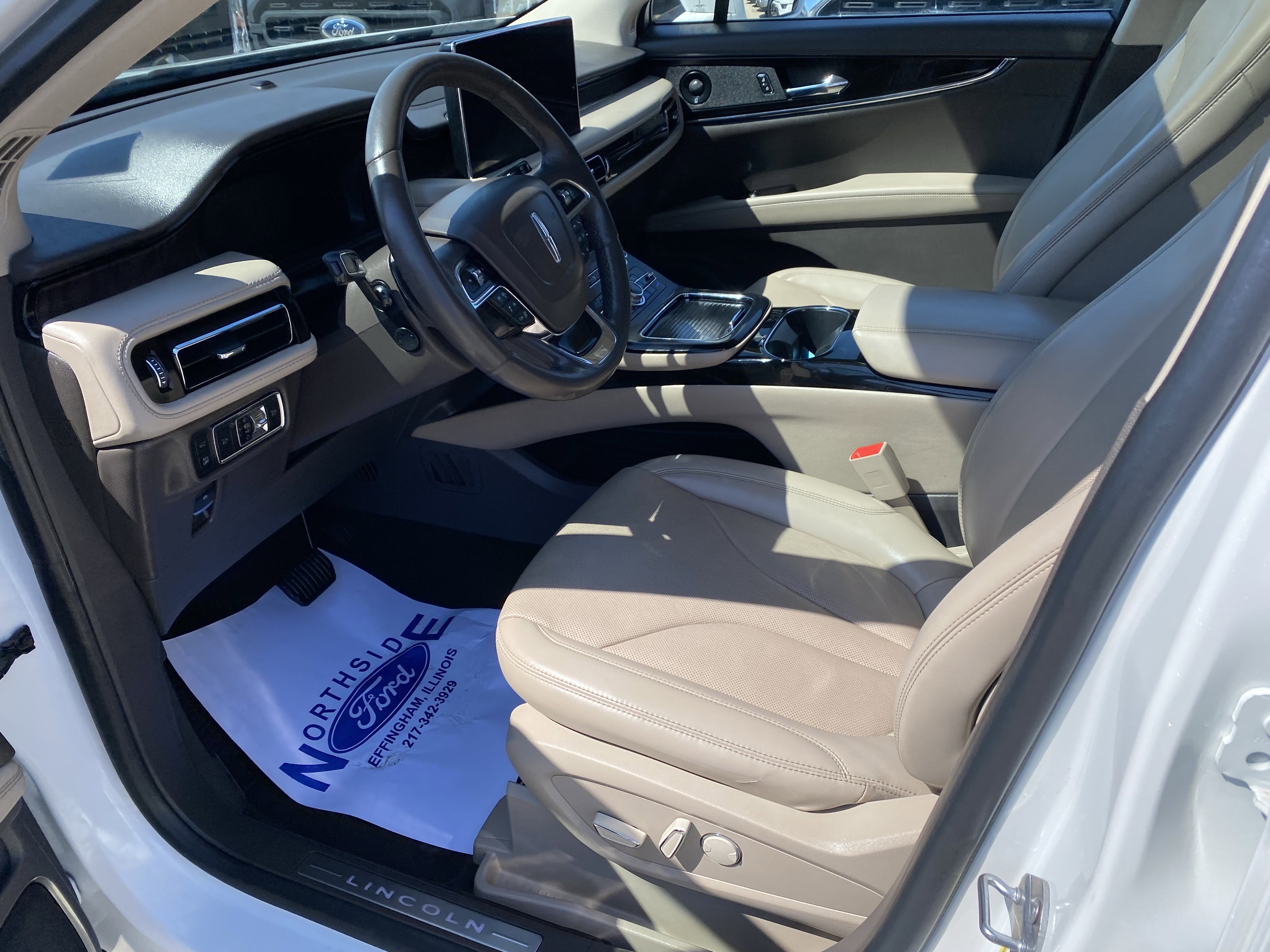 Used 2021 Lincoln Nautilus Reserve w/ Equipment Group 201A image 17