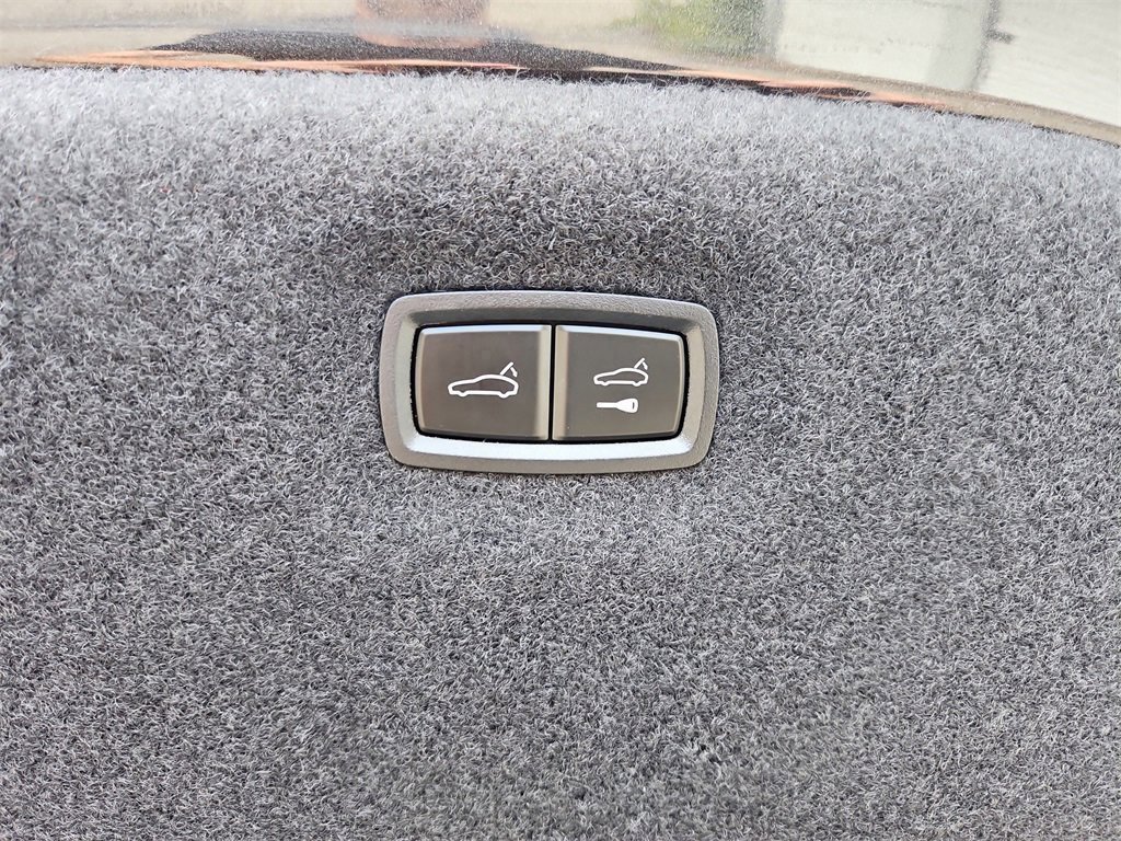 Certified 2025 Porsche Taycan image 28