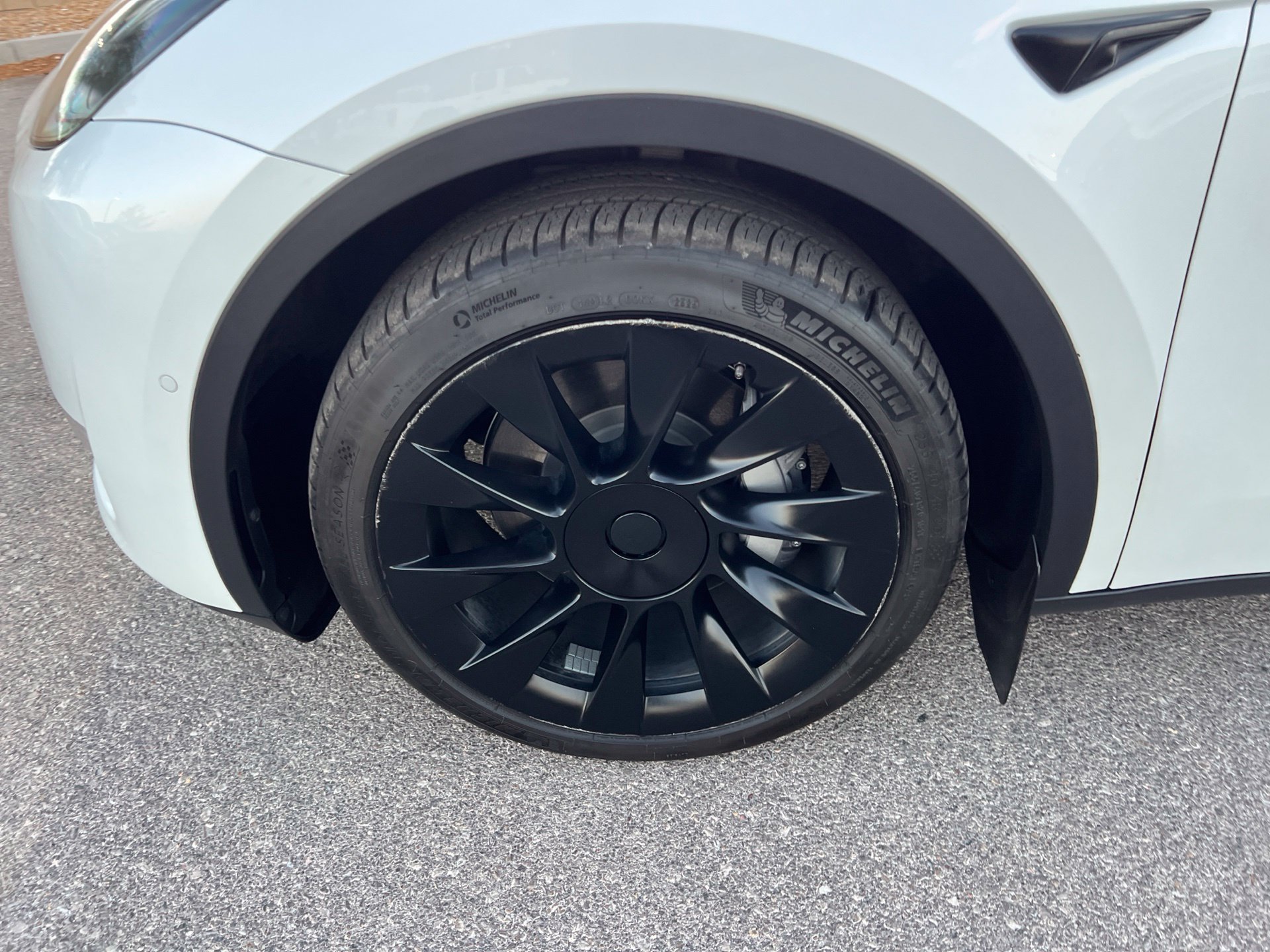 Used 2021 Tesla Model Y Long Range AWD/4WD image 10