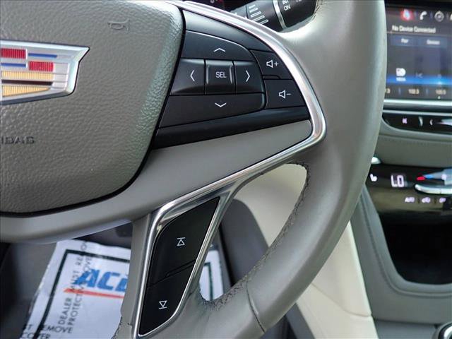 Used 2017 Cadillac XT5 Luxury w/ Driver Awareness Package FWD image 17