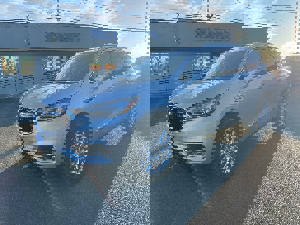 Used 2021 Buick Enclave Premium w/ Sun and Sites Package image 9