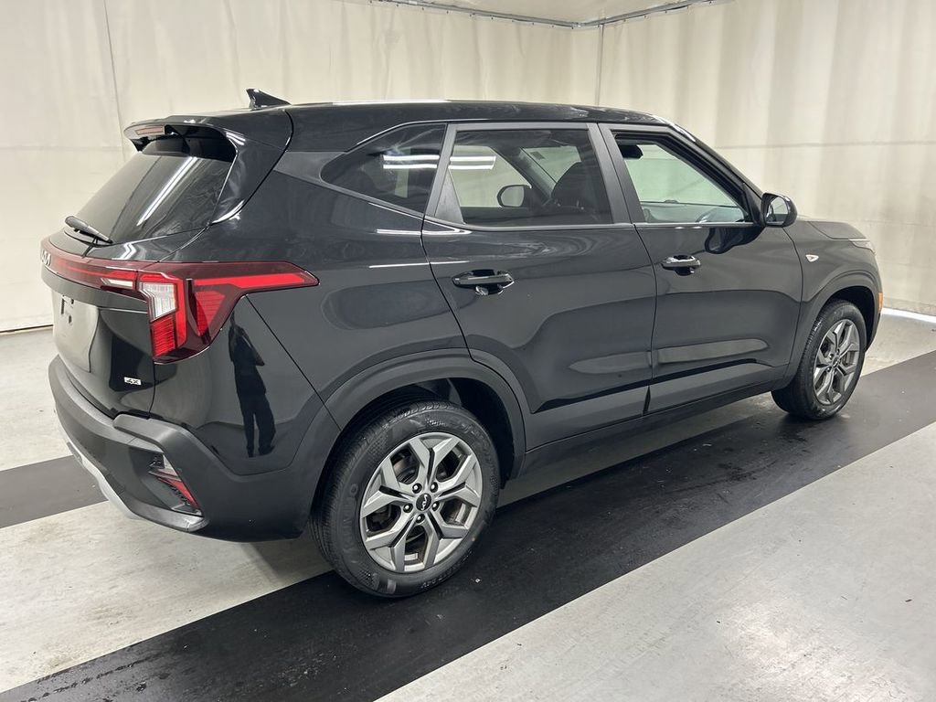 Certified 2024 Kia Seltos LX AWD/4WD image 2