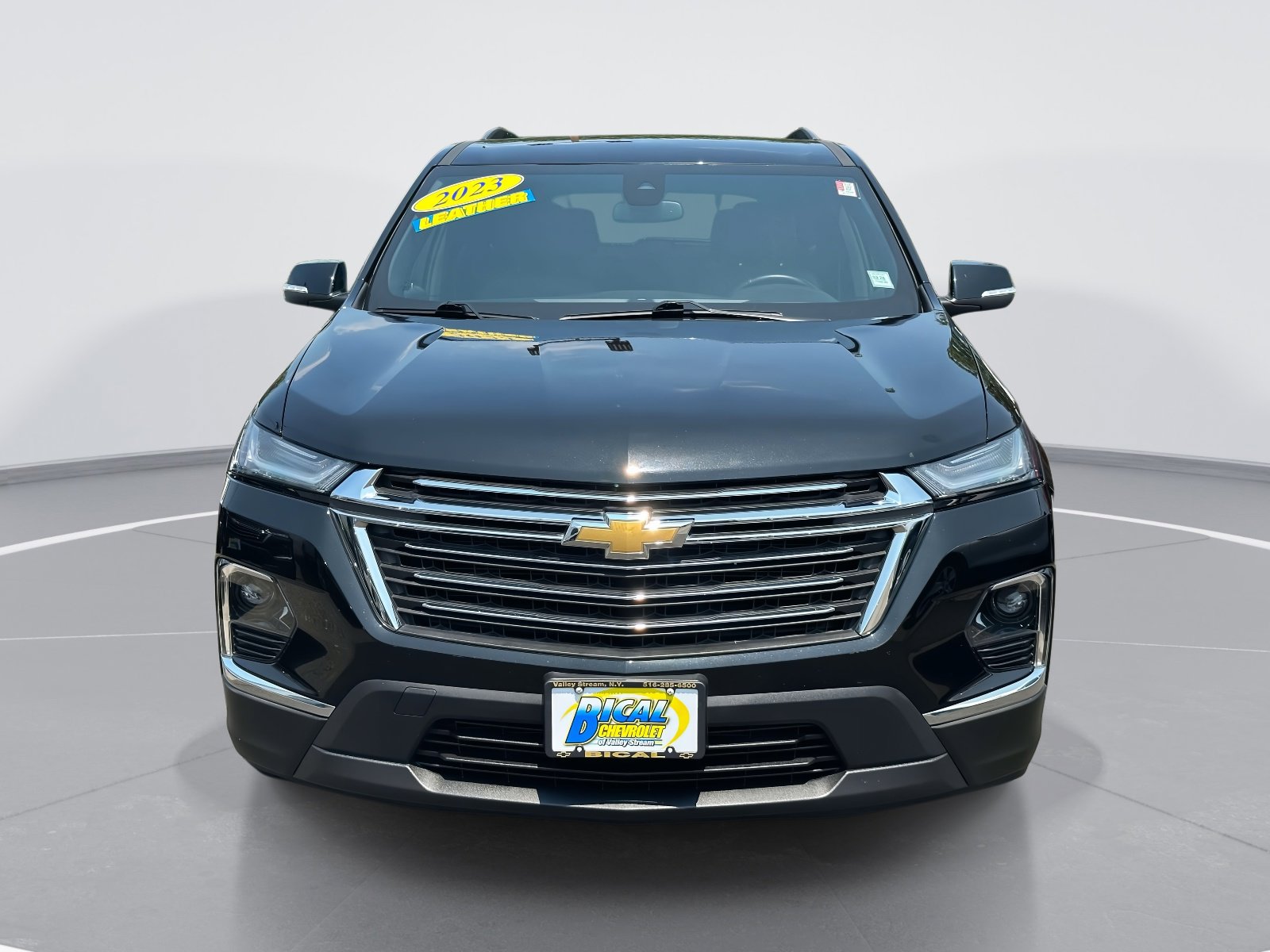 Used 2023 Chevrolet Traverse LT image 8