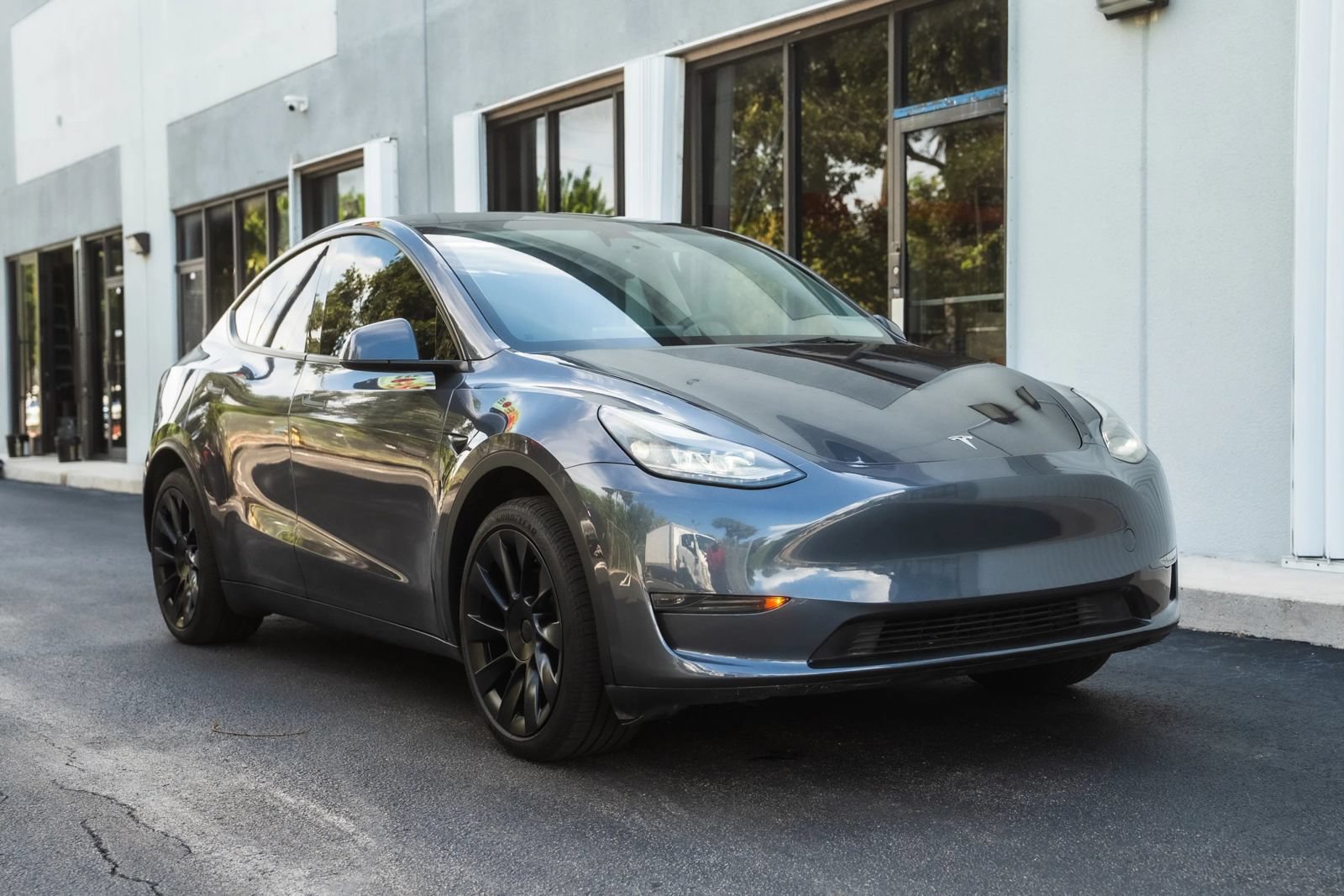 Used 2023 Tesla Model Y 2WD image 2