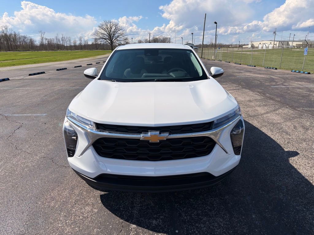 Used 2024 Chevrolet Trax LS w/ LS Convenience Package image 17