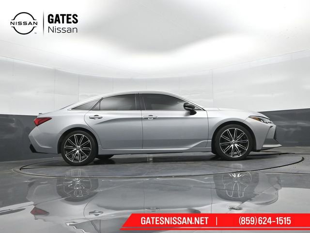 Used 2019 Toyota Avalon XSE FWD image 38