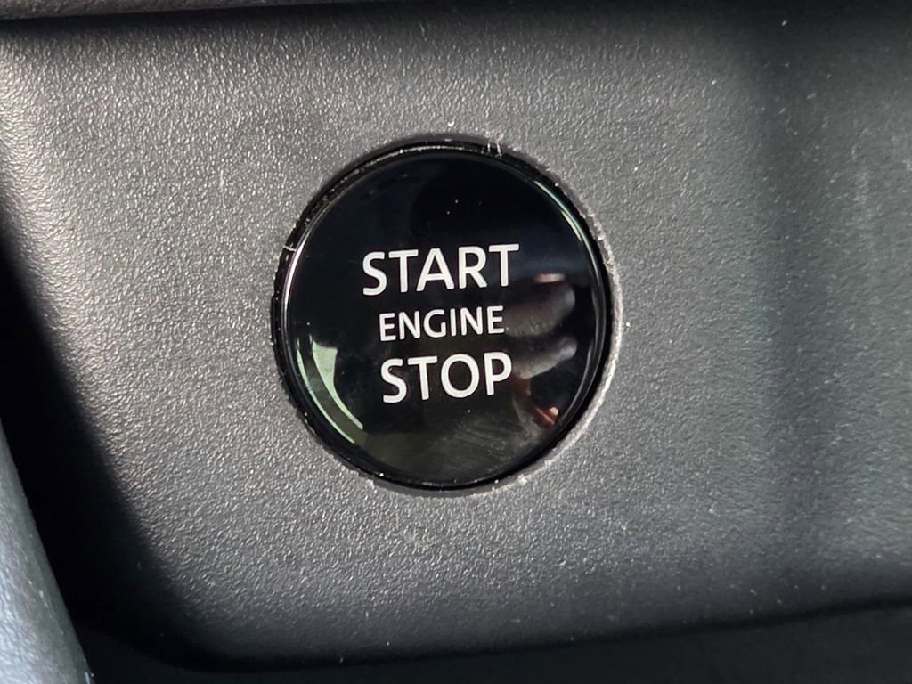 Used 2024 Nissan Rogue S image 16