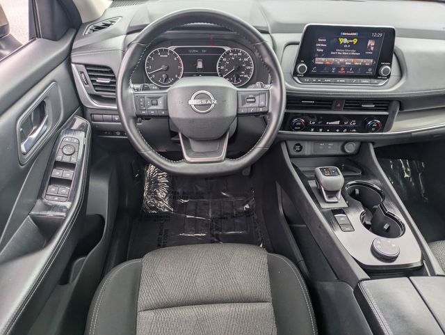 Used 2025 Nissan Rogue SV image 19