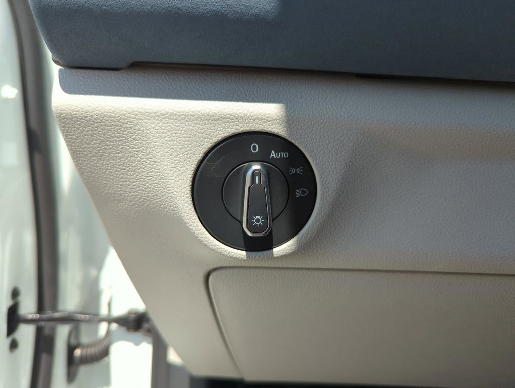 New 2026 Volkswagen Jetta SE image 35