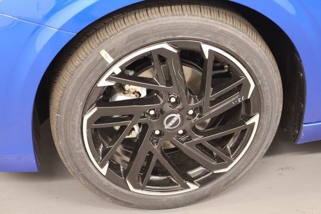 New 2026 Nissan Sentra SR w/ SR Premium Package FWD image 8
