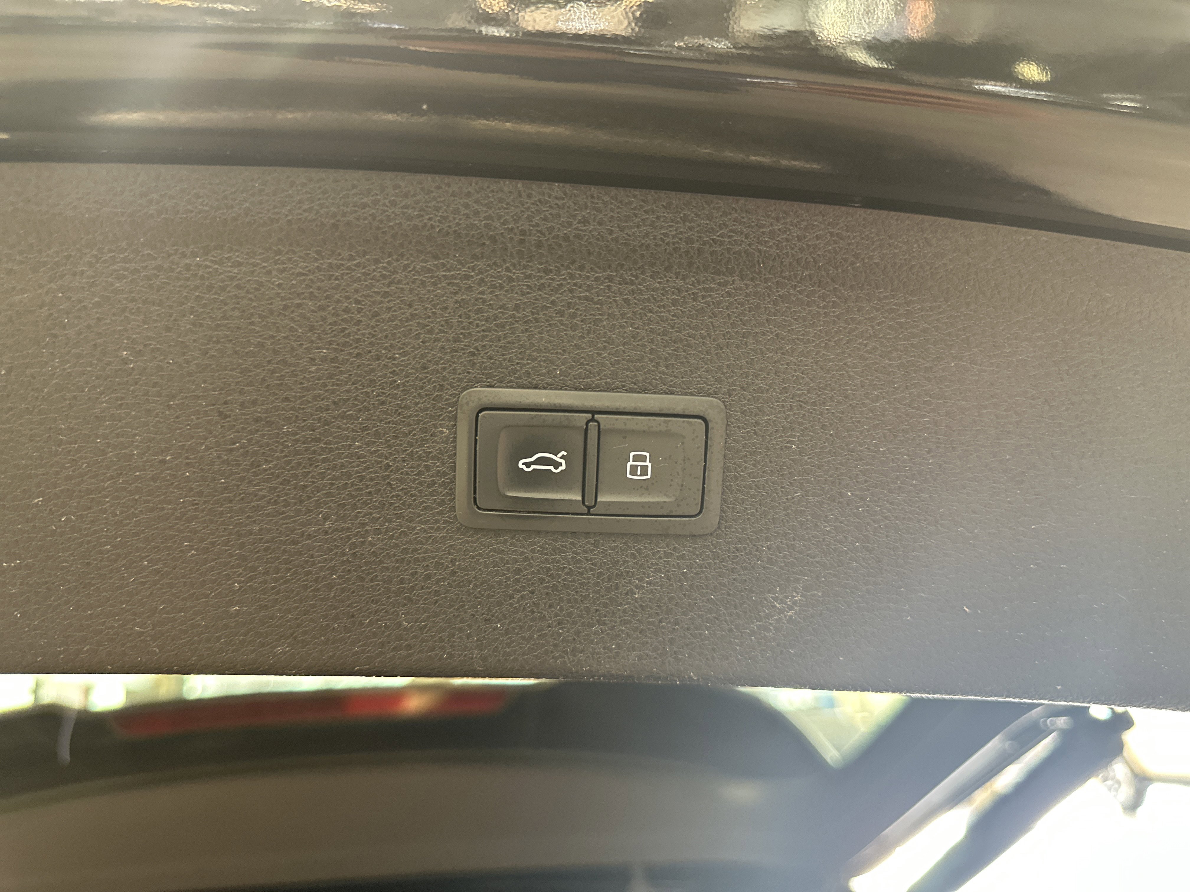 Used 2019 Audi SQ5 Premium Plus w/ Premium Plus Package image 29