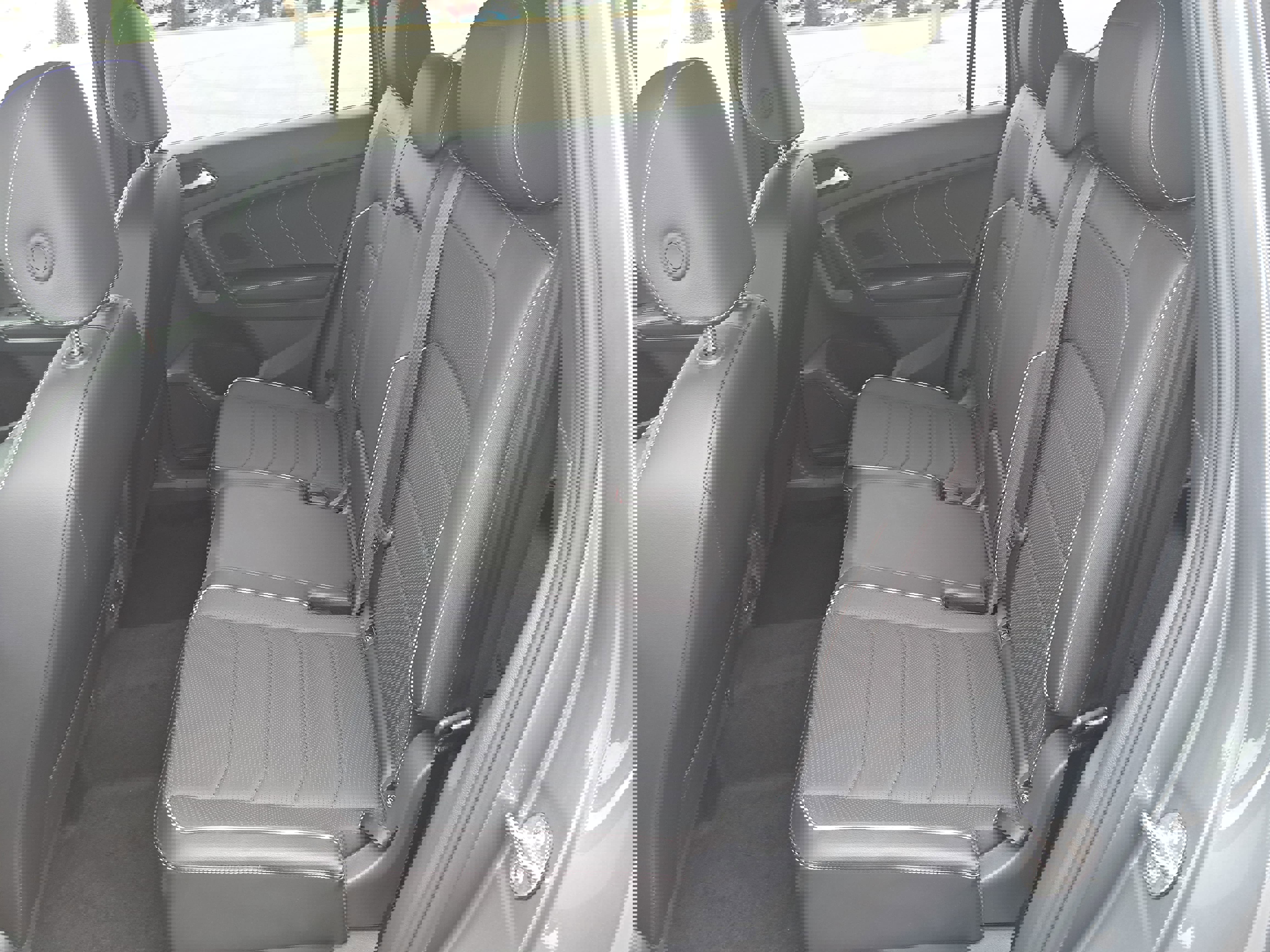 Certified 2024 Volkswagen Tiguan SEL R-Line image 14