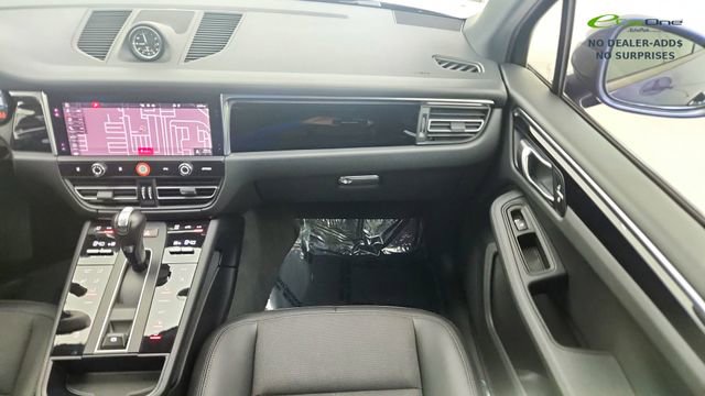 Used 2024 Porsche Macan image 36