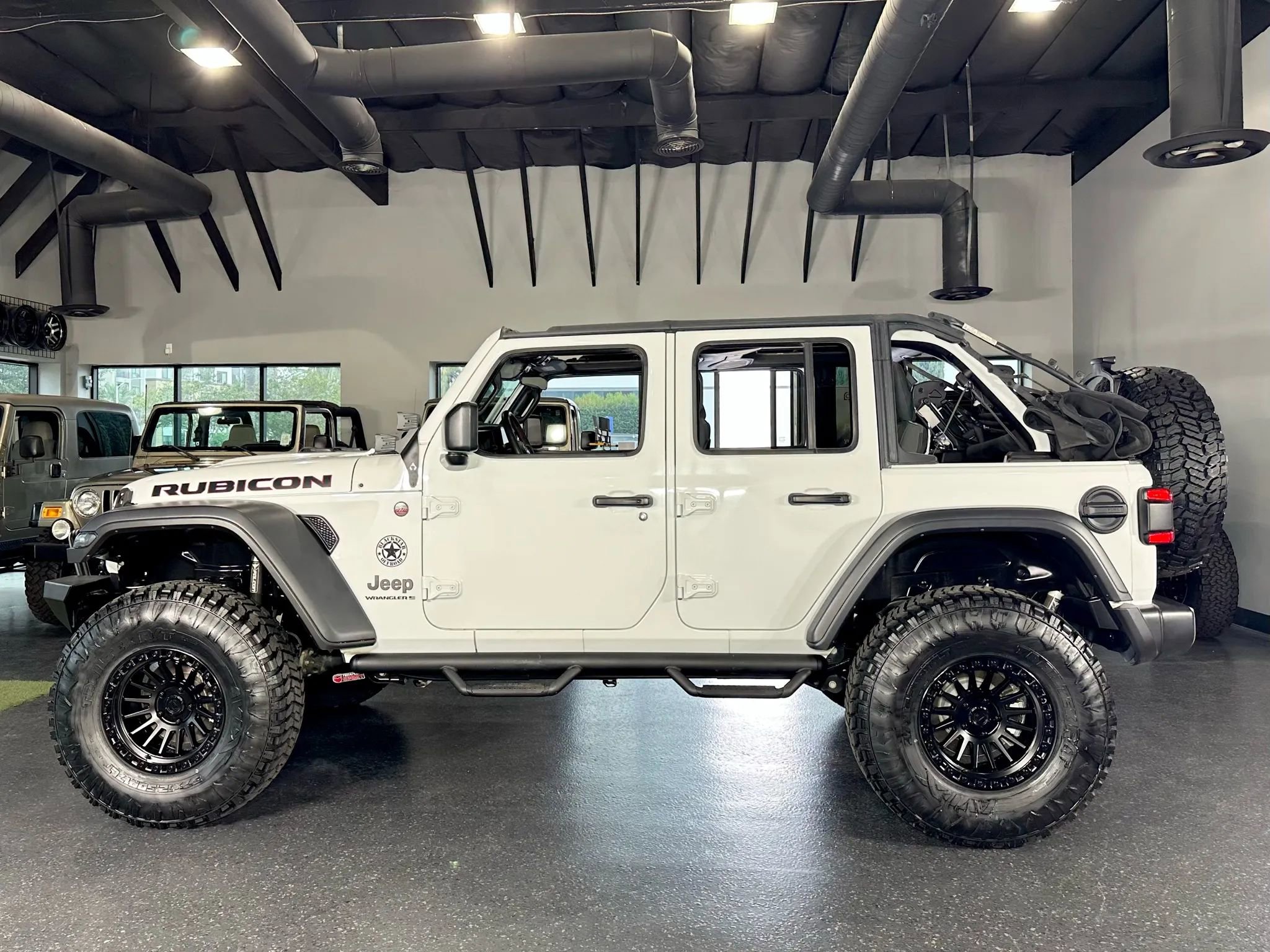 Used 2024 Jeep Wrangler Unlimited Rubicon w/ Convenience Group image 17