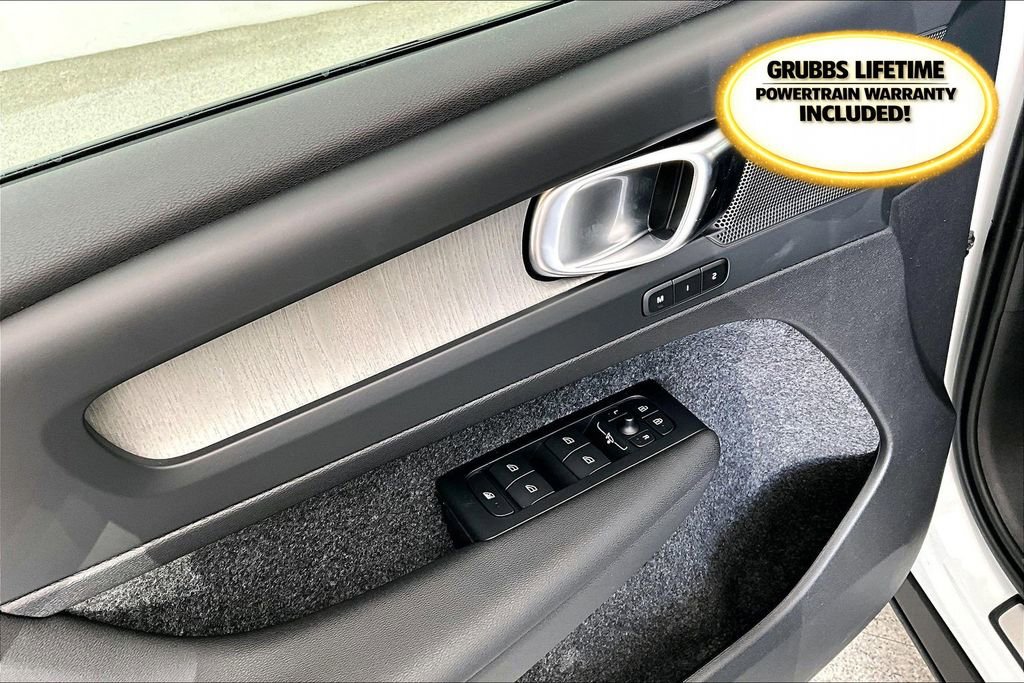 New 2026 Volvo XC40 B5 Core image 30