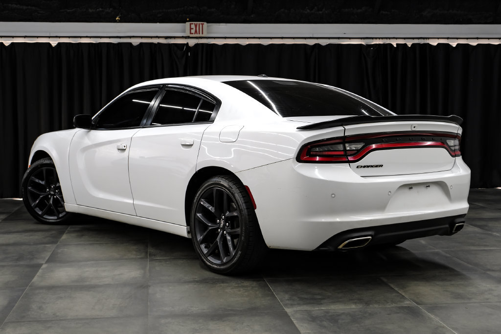 Used 2020 Dodge Charger SXT RWD image 10