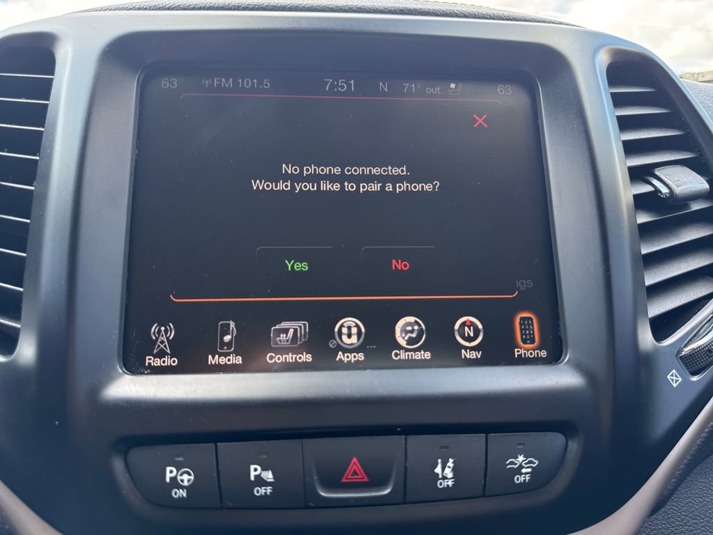 Used 2014 Jeep Cherokee Limited w/ Technology Group image 30