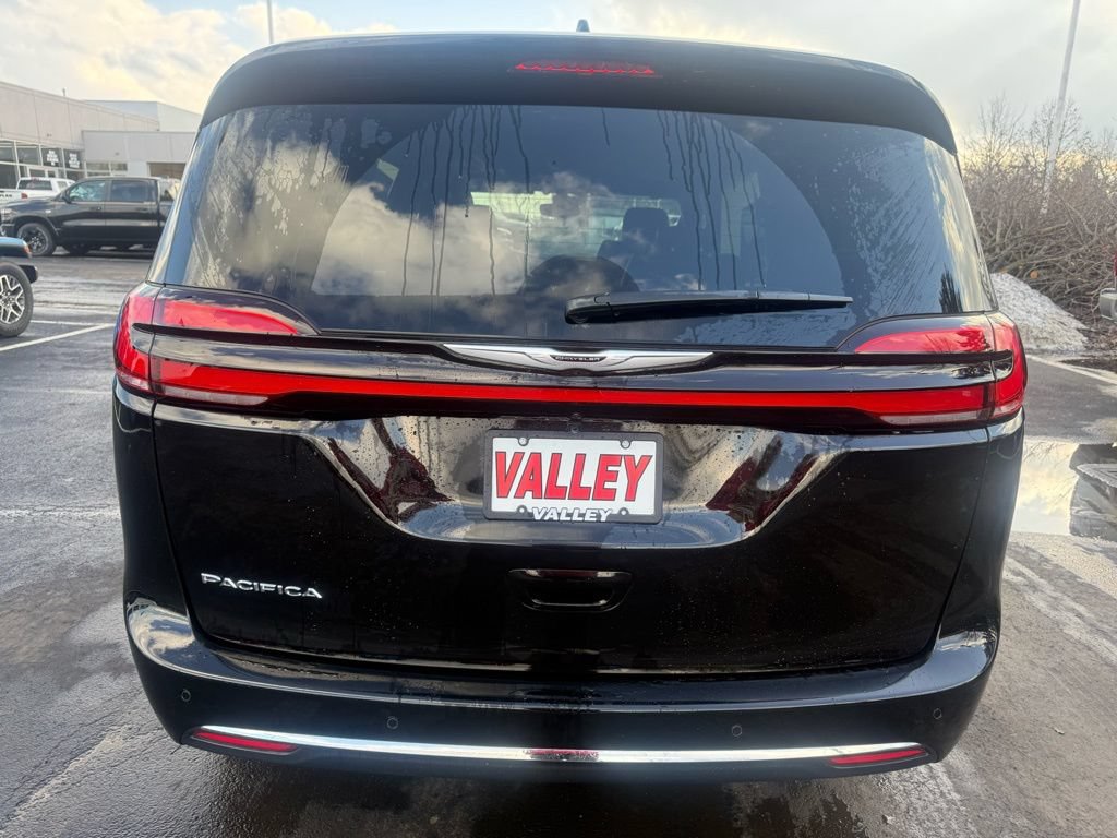 New 2026 Chrysler Pacifica Select FWD image 5