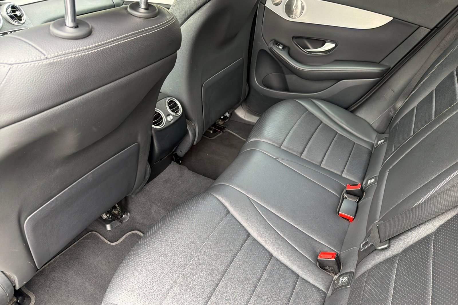 Used 2021 Mercedes-Benz GLC 300 4MATIC image 15