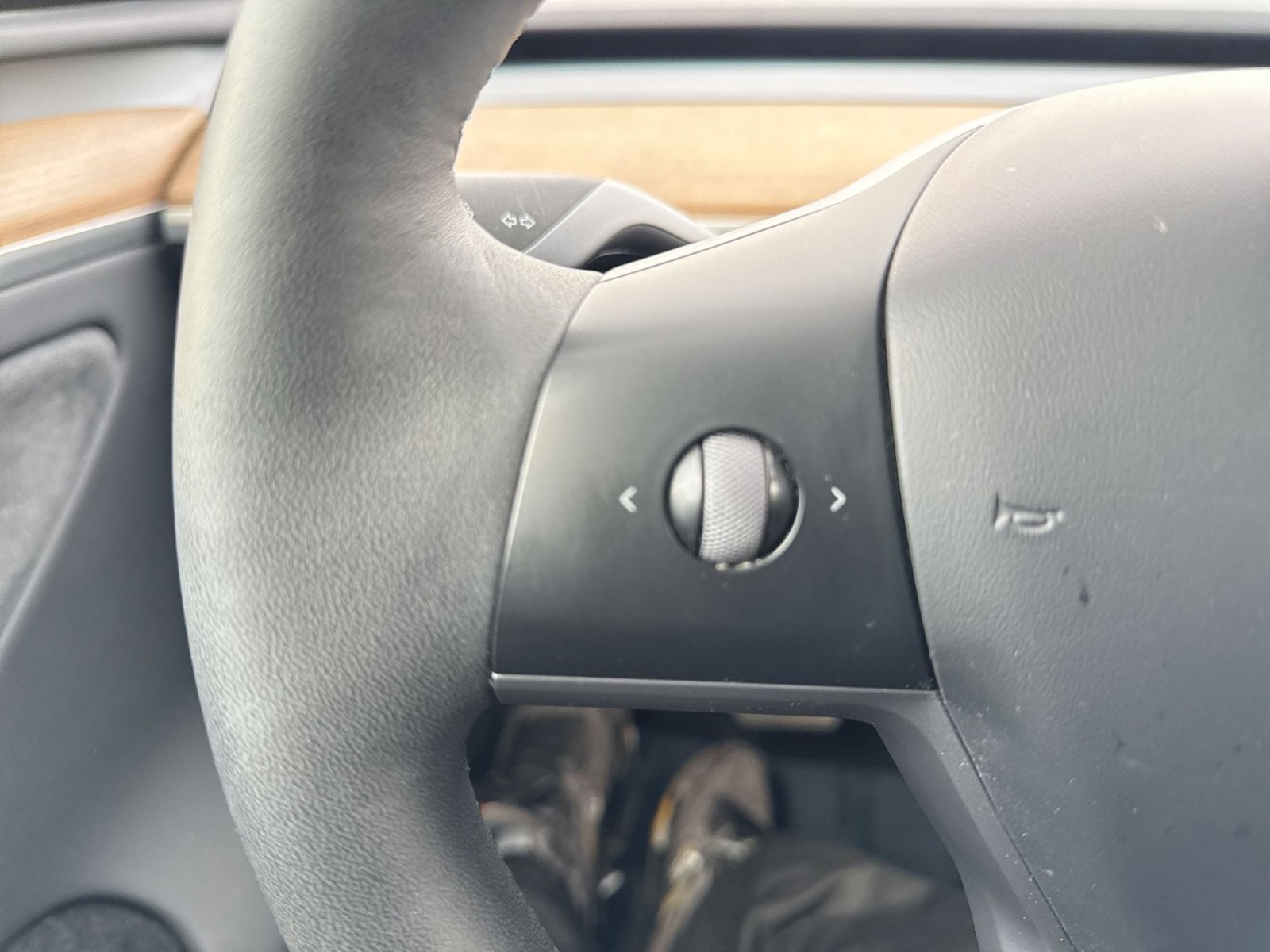 Used 2024 Tesla Model Y Long Range image 16