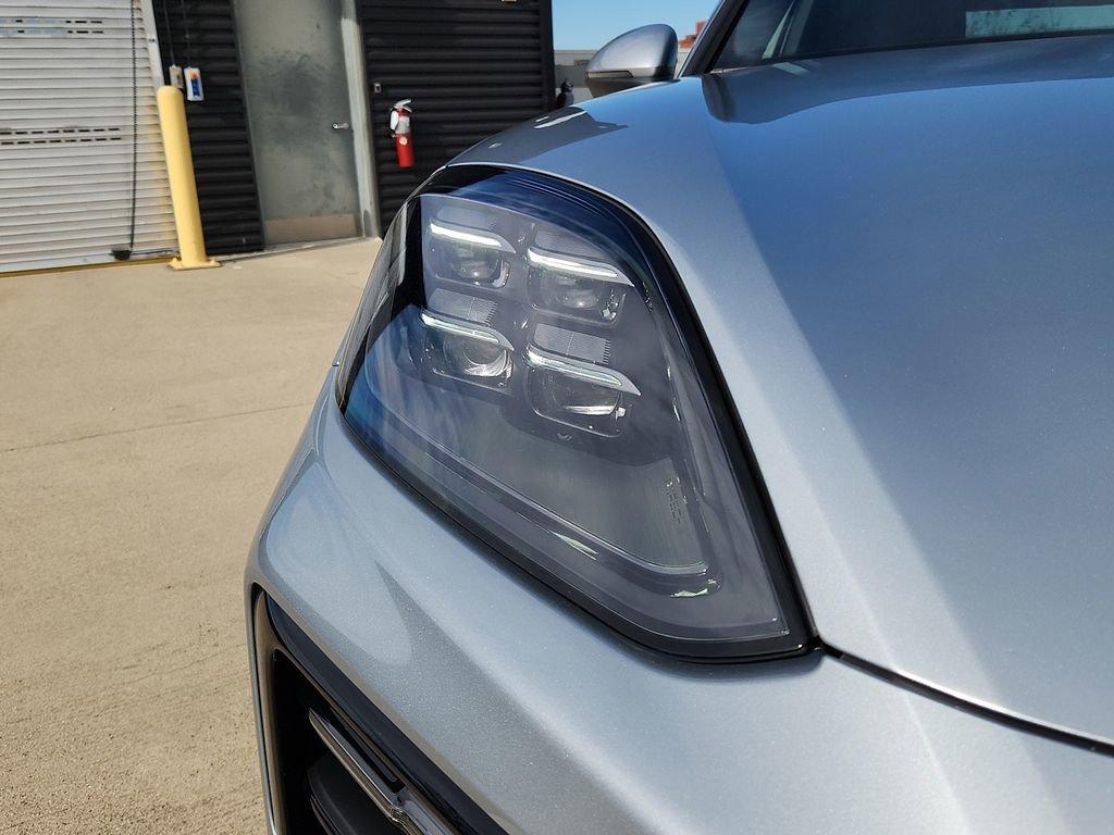 New 2026 Porsche Cayenne Coupe image 8