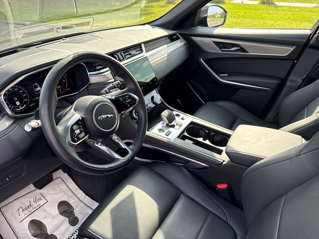 Certified 2026 Jaguar F-PACE R-Dynamic S AWD/4WD image 13
