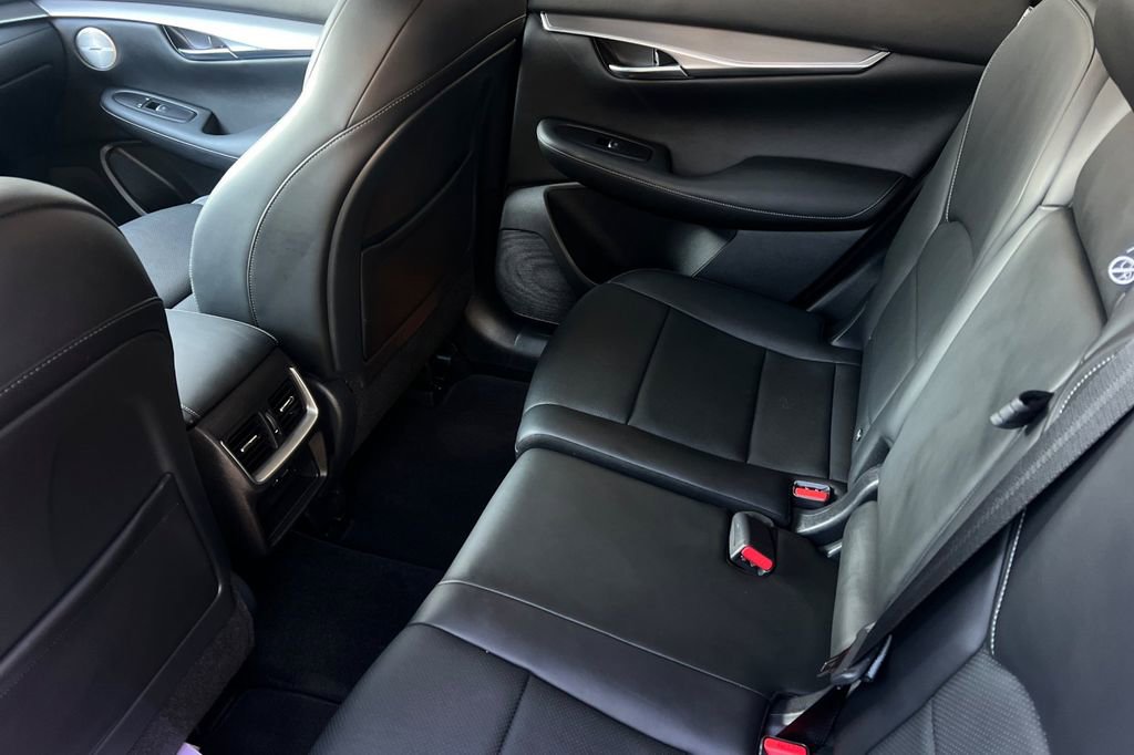 Used 2023 INFINITI QX50 Luxe image 12